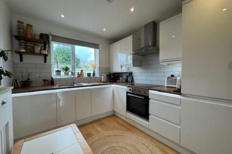 kitchen 2.jpg