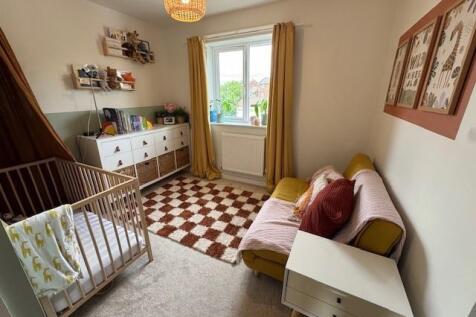 second bedroom.jpg