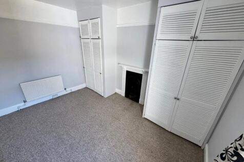 bedroom 3.jpg