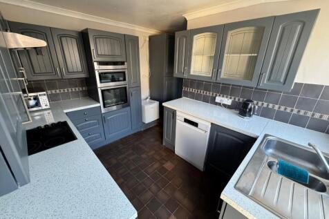 kitchen 2.jpg