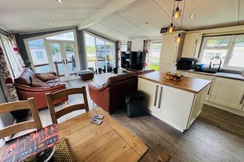 living room kitchen.jpg