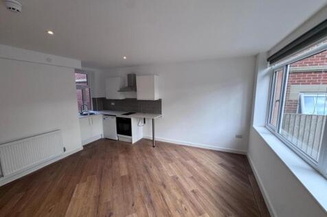 Flat 4a living.jpg