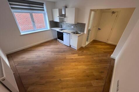 flat 9 living.jpg