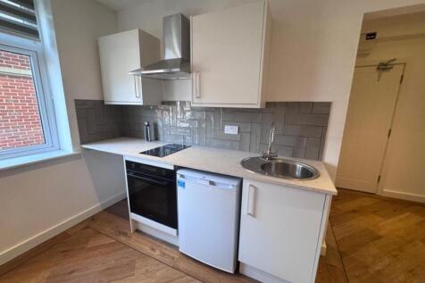 Flat 9 kitchen.jpg
