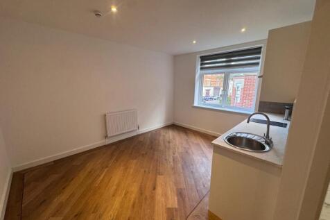Flat 9 living kitch.jpg