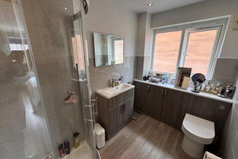 ensuite.jpg