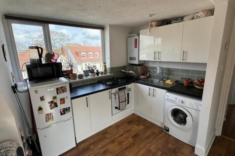 11 Eden Roc kitchen.jpg