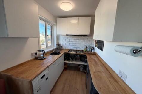 wallisdown road 401b kitchen.jpg