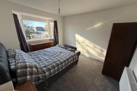 wallisdown road 401b bedroom.jpg