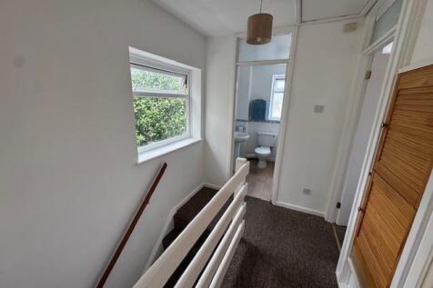 upstairs hallway.jpg