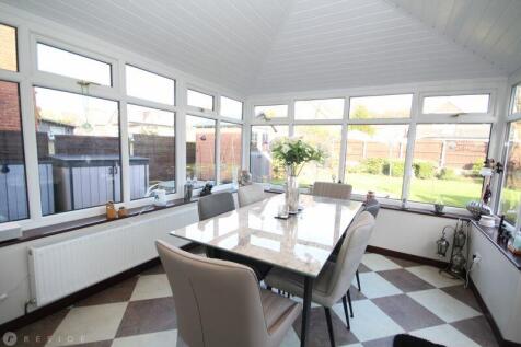 Conservatory / Dining Room