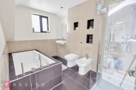 En-Suite Bathroom