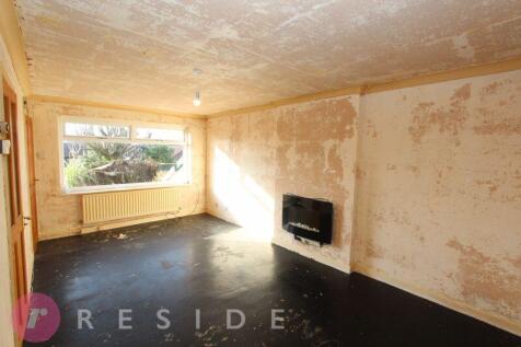 Lounge / Dining Area
