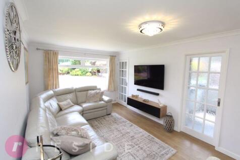 Lounge / Dining Area