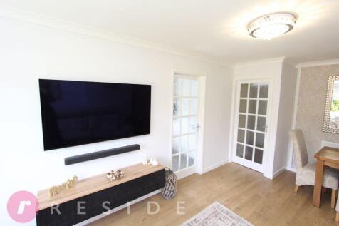 Lounge / Dining Area