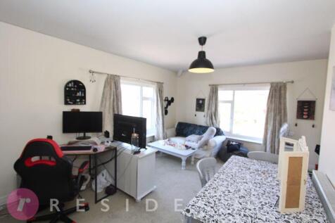 Lounge/Dining Area