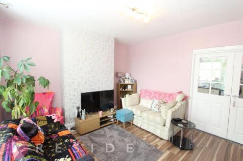 Lounge/Dining Area