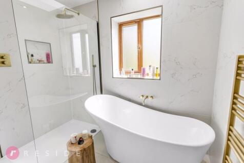 En-Suite Bathroom