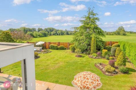 Rear Garden/Views