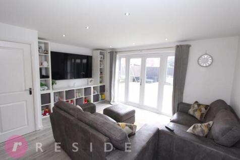 Lounge/Dining Area