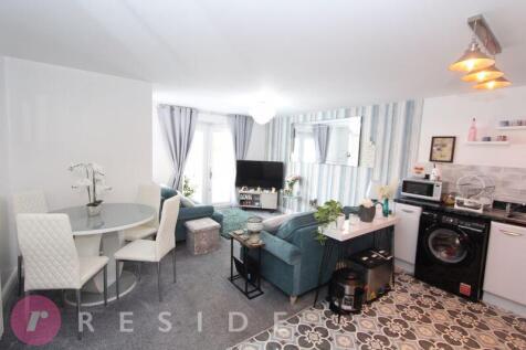 Lounge/Dining Area