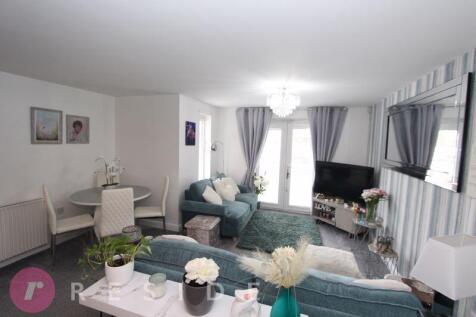 Lounge/Dining Area