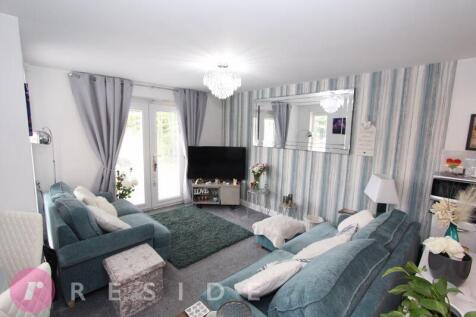 Lounge/Dining Area