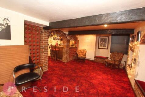 Family Room/Bar Area