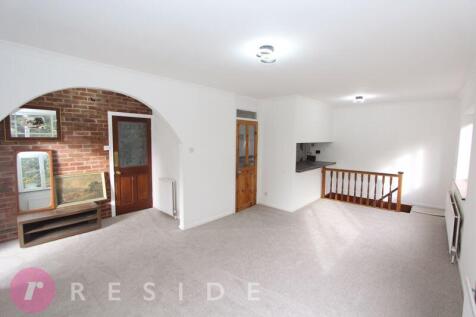 Lounge / Dining Area