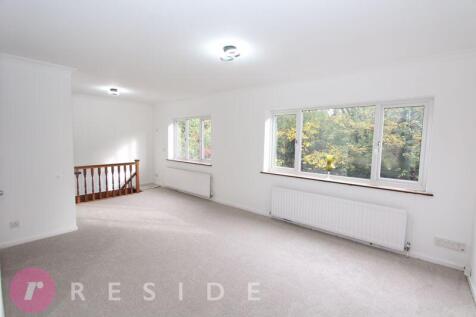 Lounge / Dining Area