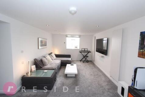 Lounge / Dining Area