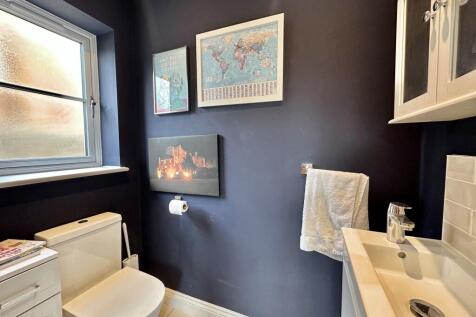 Cloakroom/wc