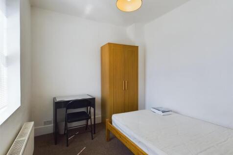 CAM02534G0-PR0372-STILL013.jpg