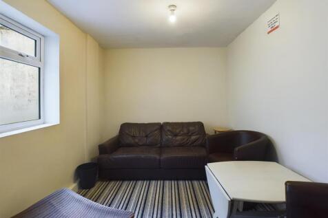 CAM02534G0-PR0370-STILL025.jpg