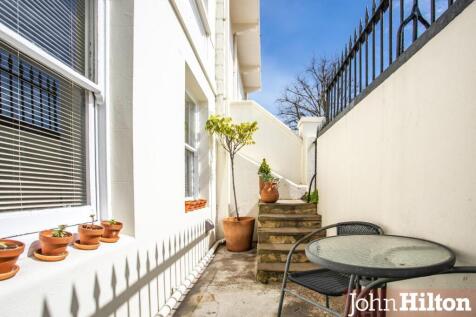 Roundhill Crescent-10.jpg