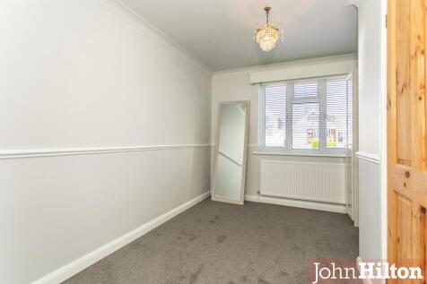 6, 27a Longhill Road29.jpg