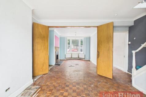 PR0526-STILL002.jpg