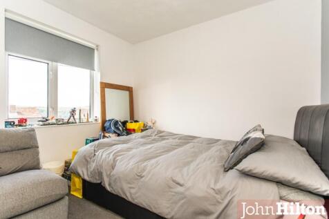 Staplefield Drive24.jpg