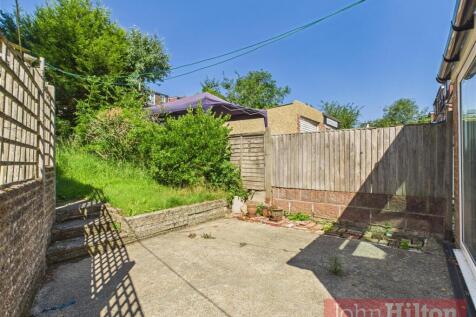 CAM02534G0-PR0535-STILL015.jpg