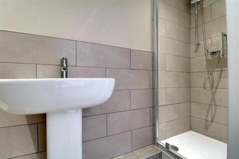 1045. EnSuite.jpg