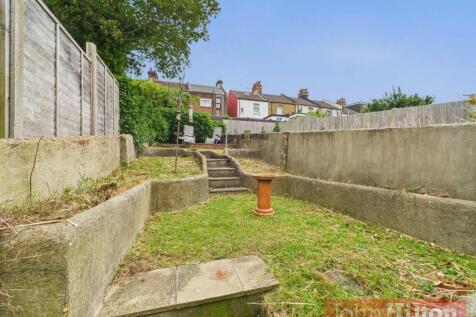 PR0530-STILL010.jpg