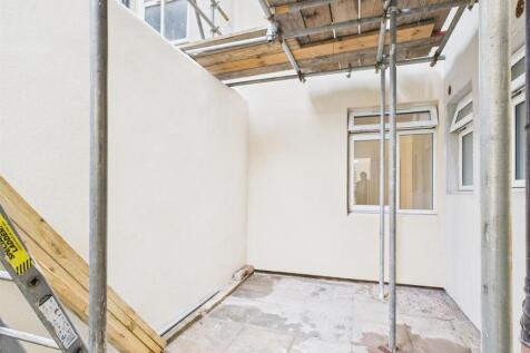 CAM02534G0-PR0594-STILL002.jpg