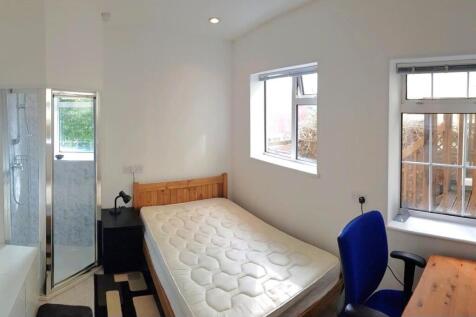 Bedroom 1 (with Shower).jpg