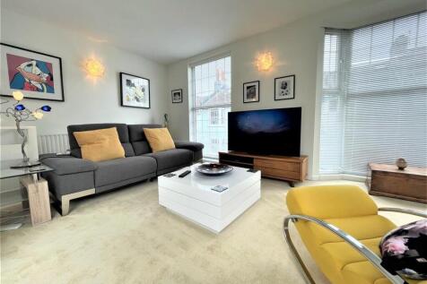 IMG_7338 - Living Room.jpg