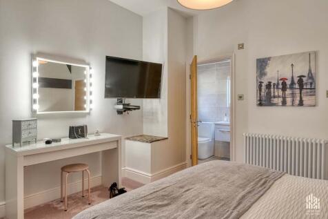 Bedroom Two En Suite
