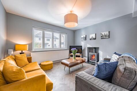 Kitchen Sitting Area