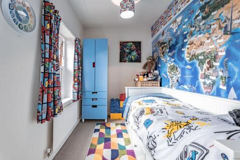 L Shaped Bedroom
