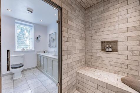 Shower/Steam Room