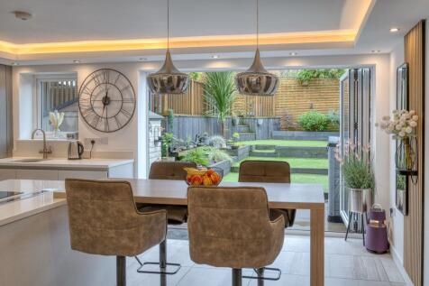 Kitchen/Living Area