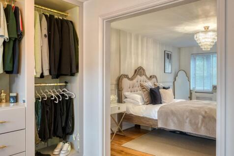 Principle Dressing Room